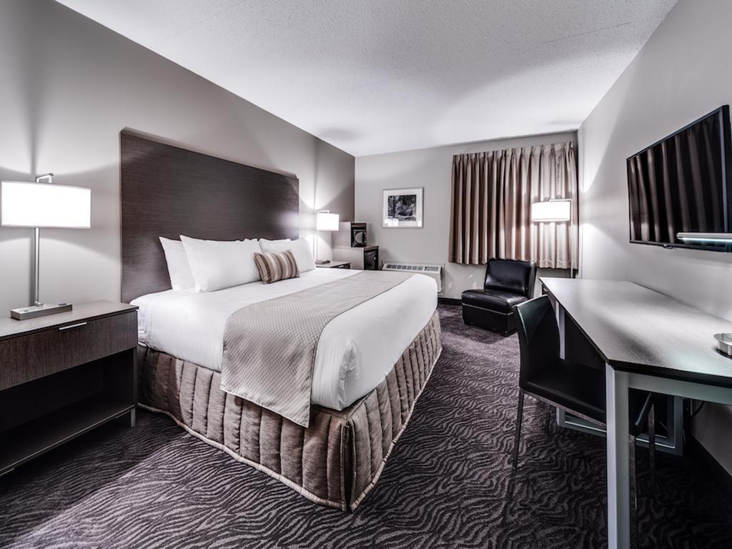 Heritage Inn Hotel & Convention Centre - High River Екстериор снимка