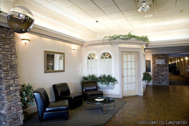 Heritage Inn Hotel & Convention Centre - High River Интериор снимка