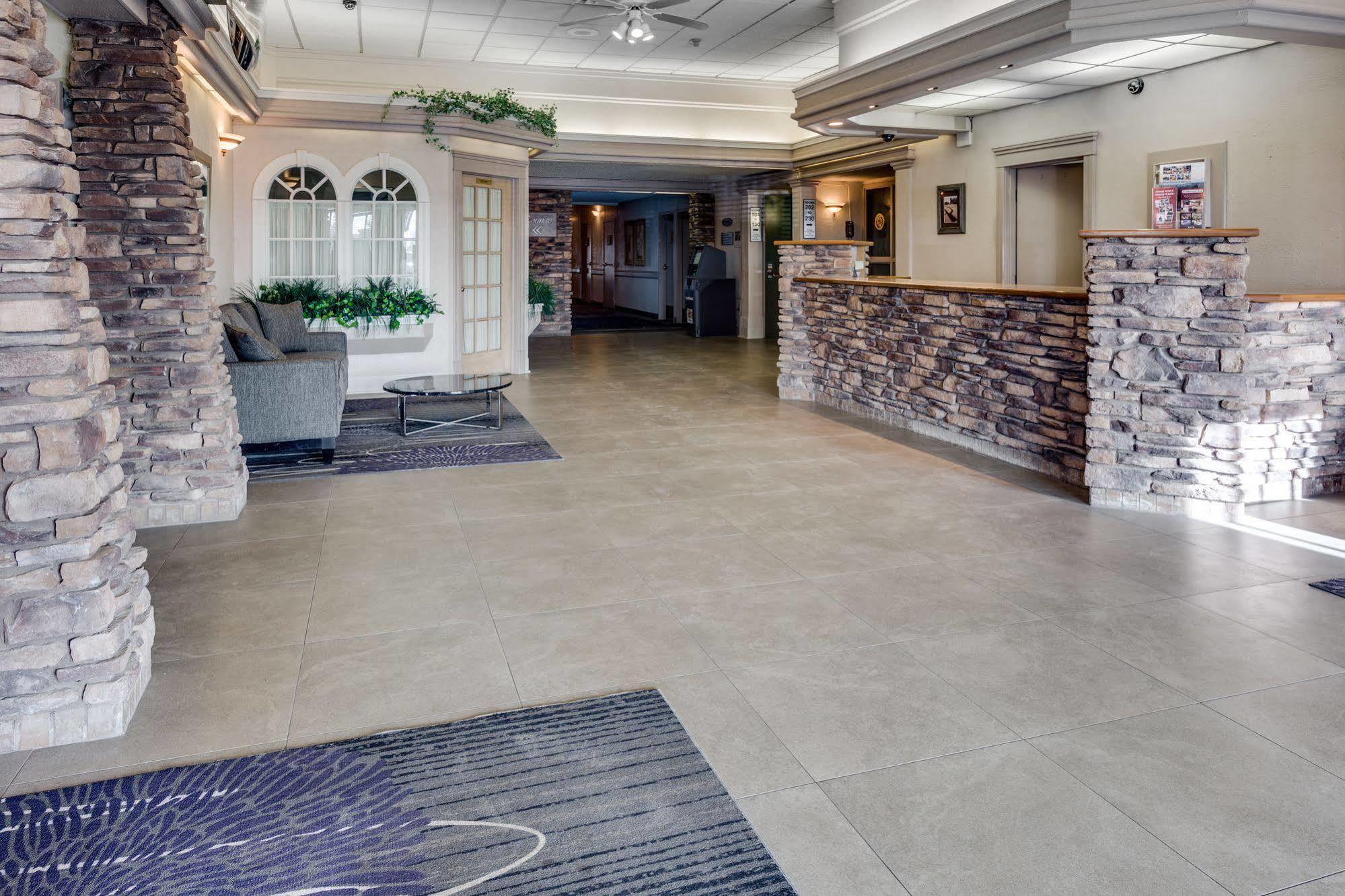 Heritage Inn Hotel & Convention Centre - High River Екстериор снимка