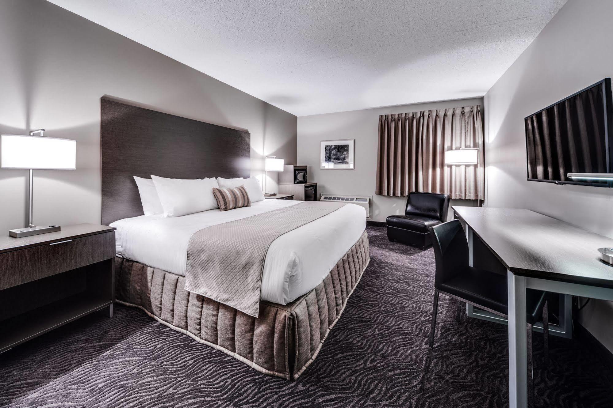 Heritage Inn Hotel & Convention Centre - High River Екстериор снимка